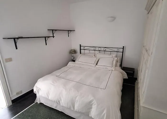 Sea View Full Traditional Fisherman House Apartment Genua